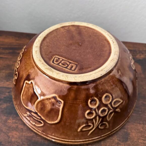 Vintage USA Brown Ceramic Bowl with Grape and Fruit Pattern - Picture 6 of 12